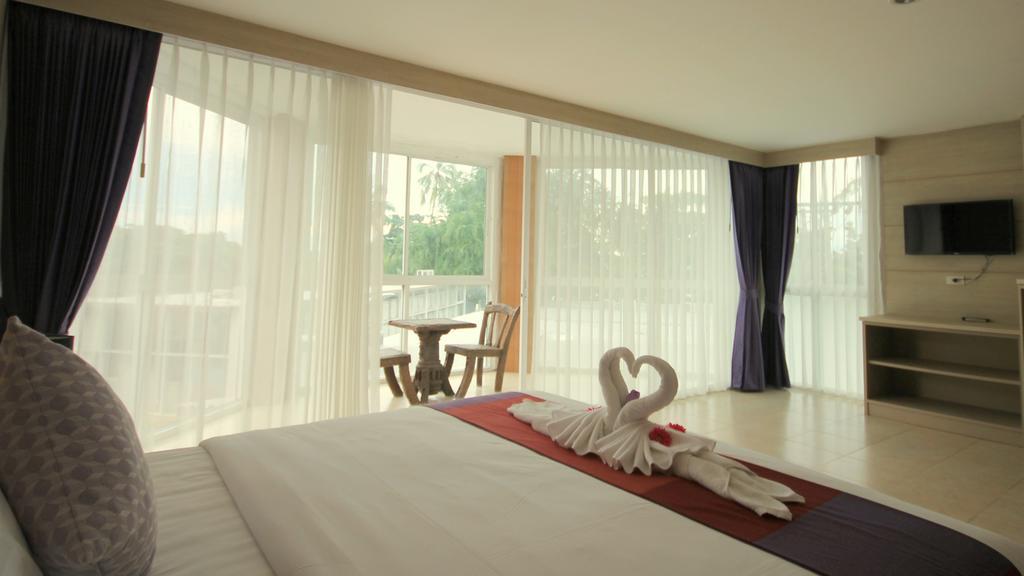 Baywatch Boutique Hotel Ao Nang Krabi Luaran gambar